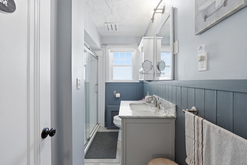 42 Volkmar Road Worcester, MA 01606 - Photo 14 of 33