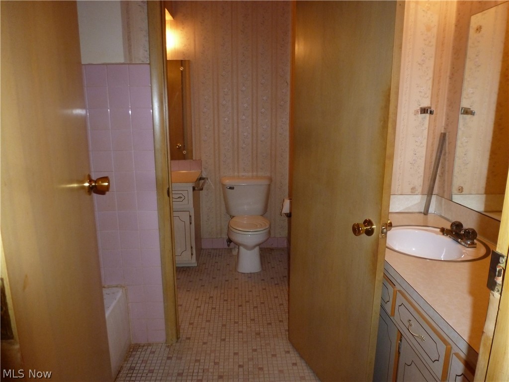 20151 Grannis Road, Unit 9 Cleveland, OH 44126 - Photo 16 of 25 Gallery Image 16