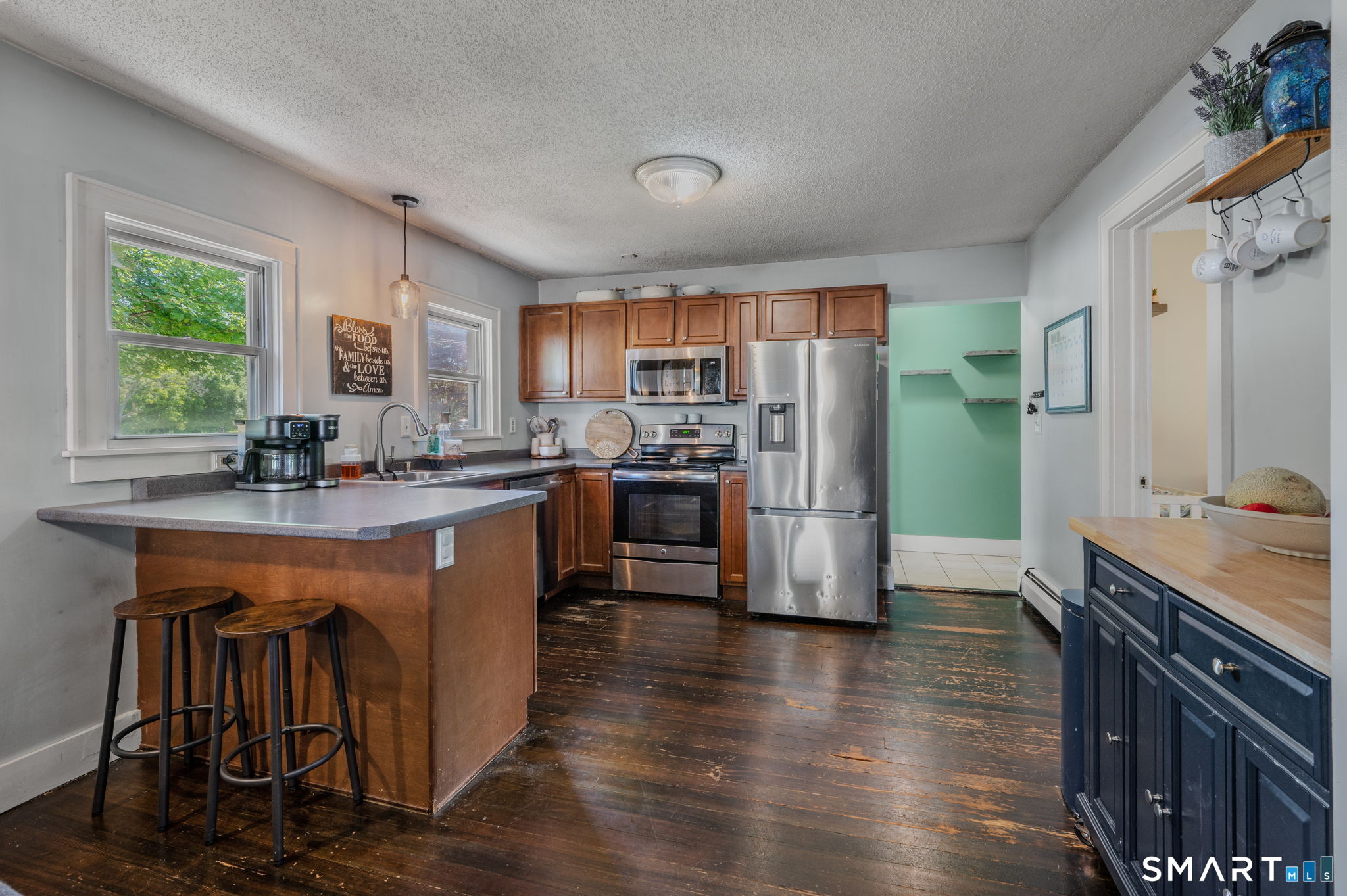17 Lathrop Road Montville, CT 06382 - Photo 7 of 39