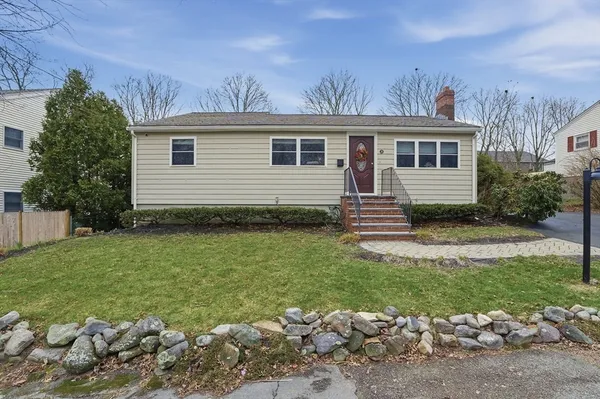 $629,999 | 35 Armstrong Circle, Braintree, MA 02184