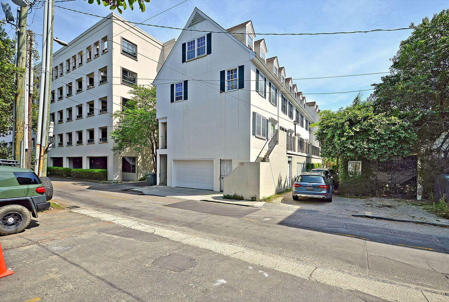 15 Horlbeck Alley, Unit 15 Charleston, SC 29401 - Photo 3 of 30 20250105183610990058000000-o