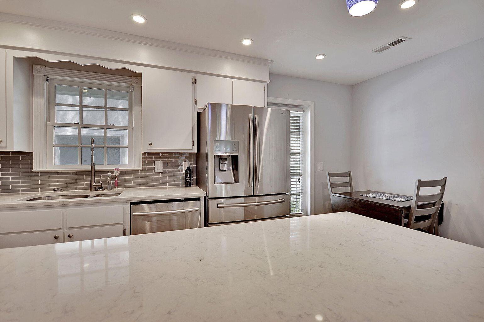 15 Horlbeck Alley, Unit 15 Charleston, SC 29401 - Photo 7 of 30 20250105183616075224000000-o