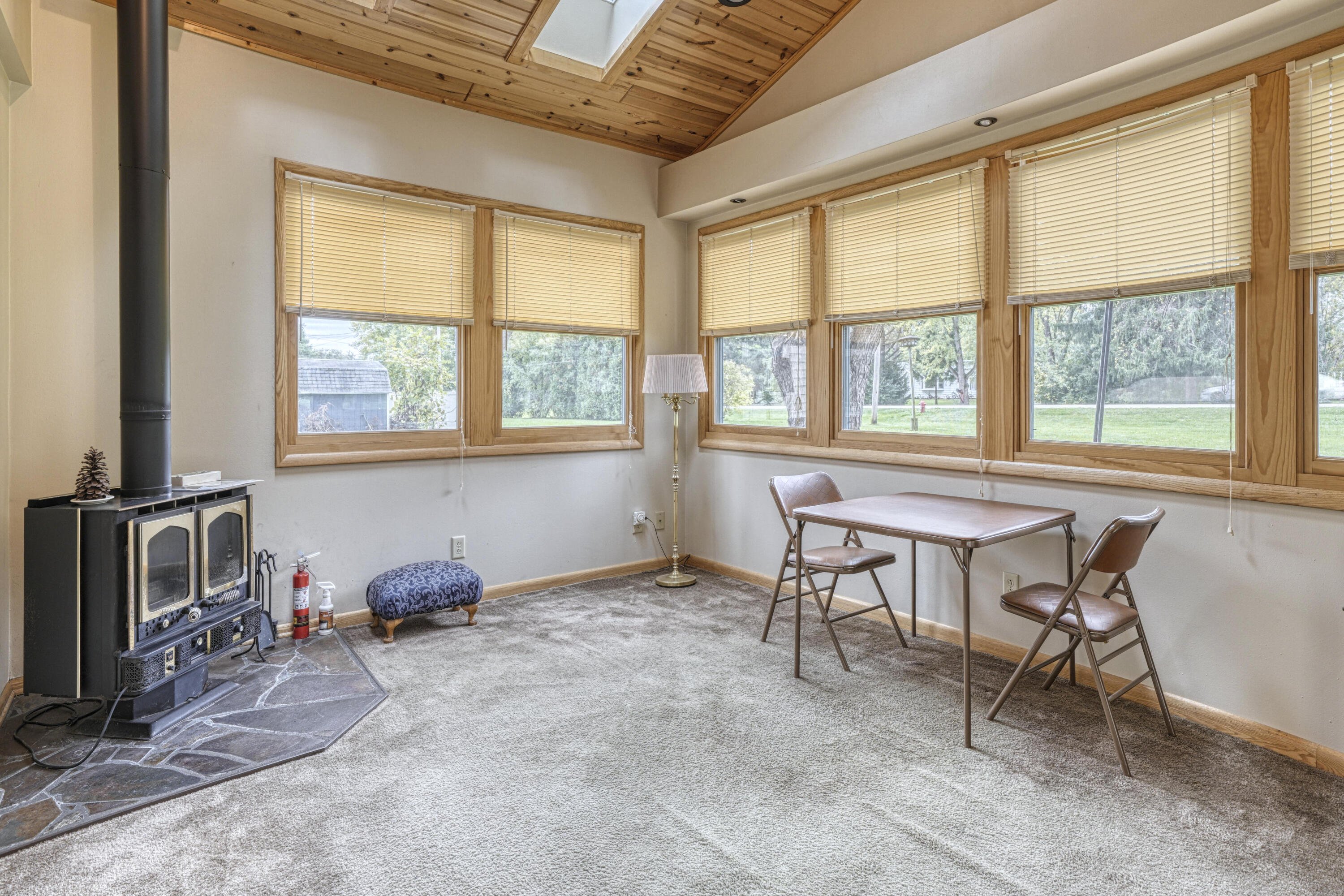 W139N6995 Bay Ridge Lane Menomonee Falls, WI 53051 - Photo 17 of 28 Family Room