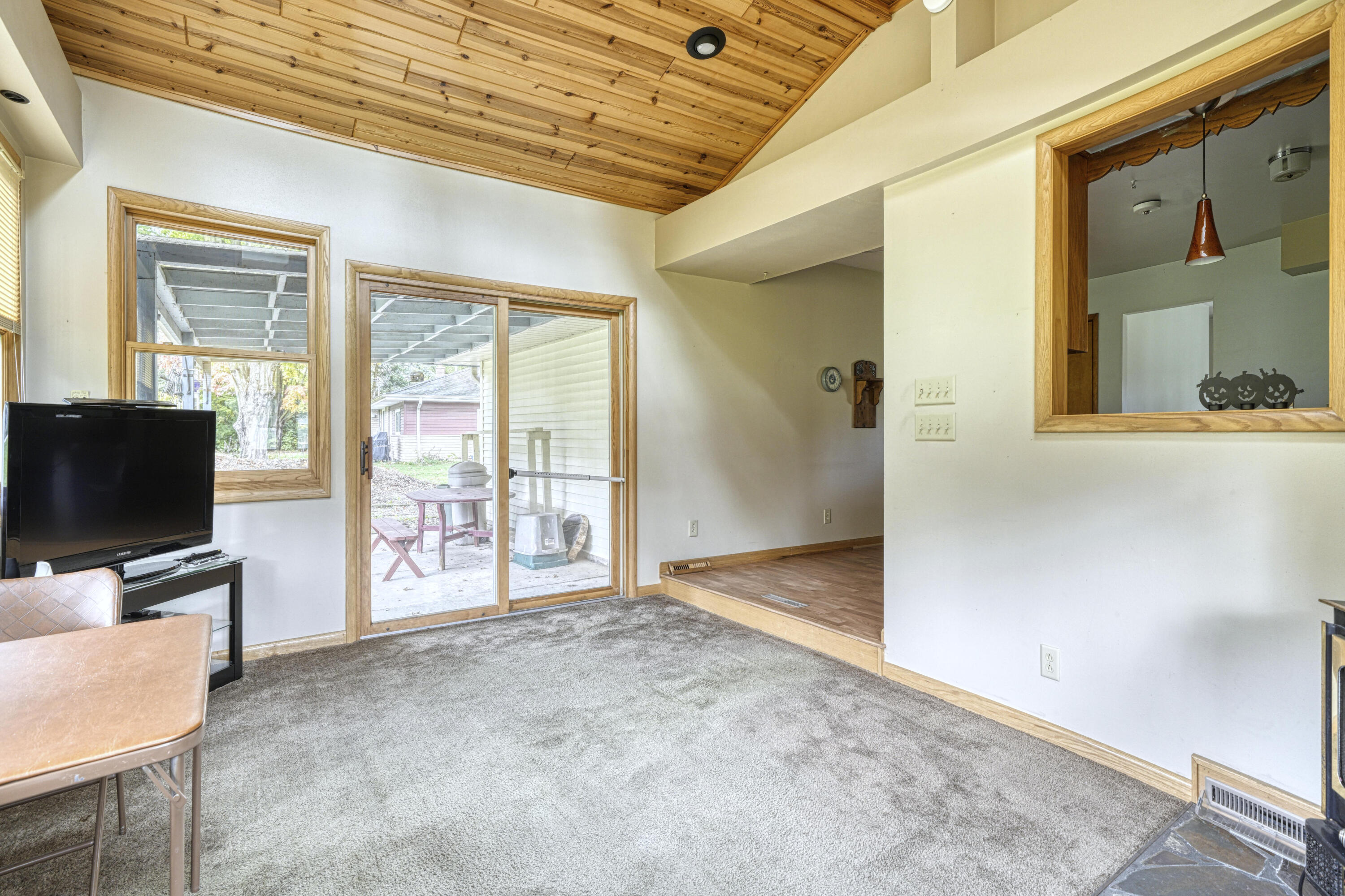 W139N6995 Bay Ridge Lane Menomonee Falls, WI 53051 - Photo 18 of 28 Family Room