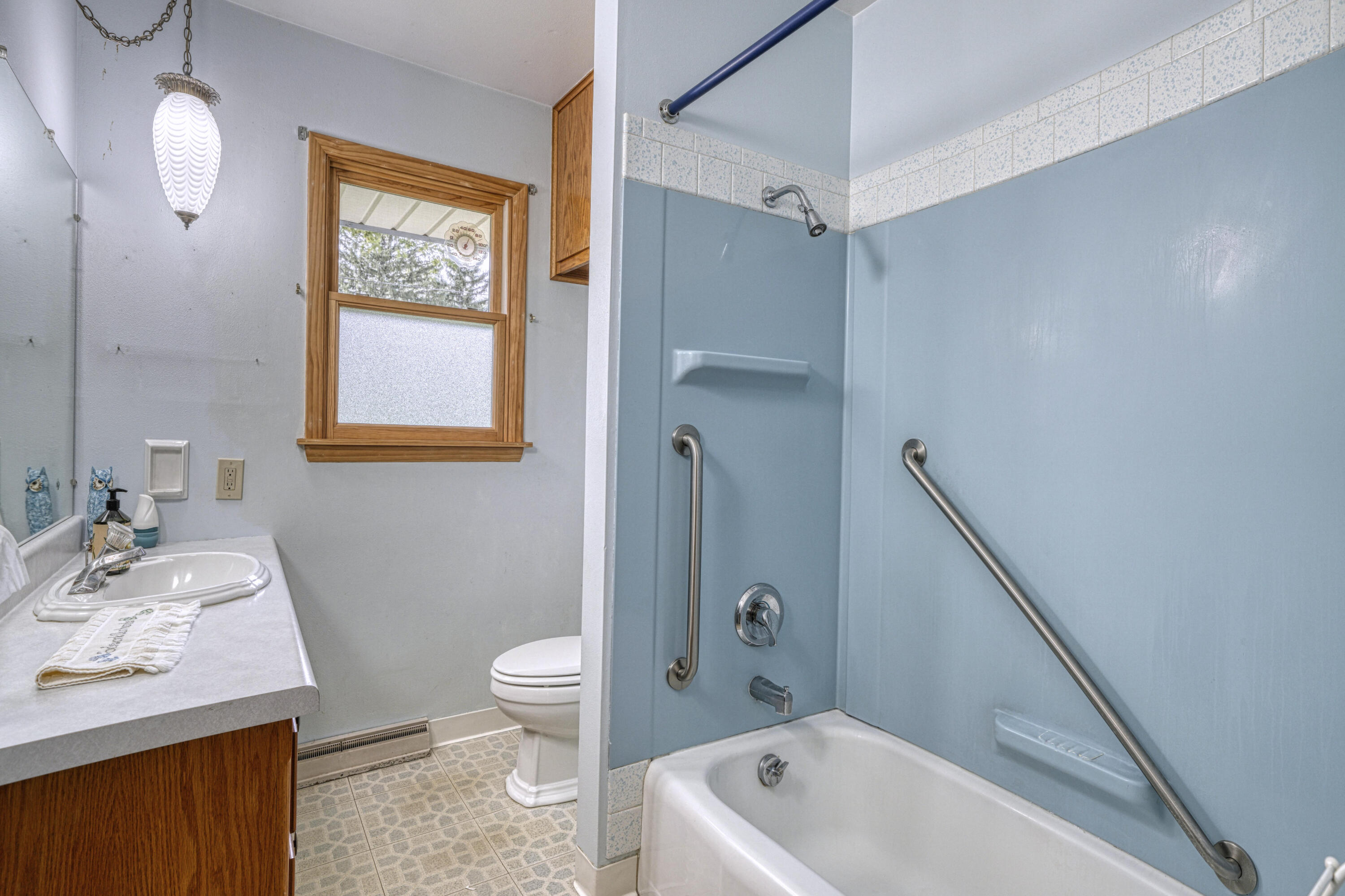 W139N6995 Bay Ridge Lane Menomonee Falls, WI 53051 - Photo 24 of 28 Full Bath