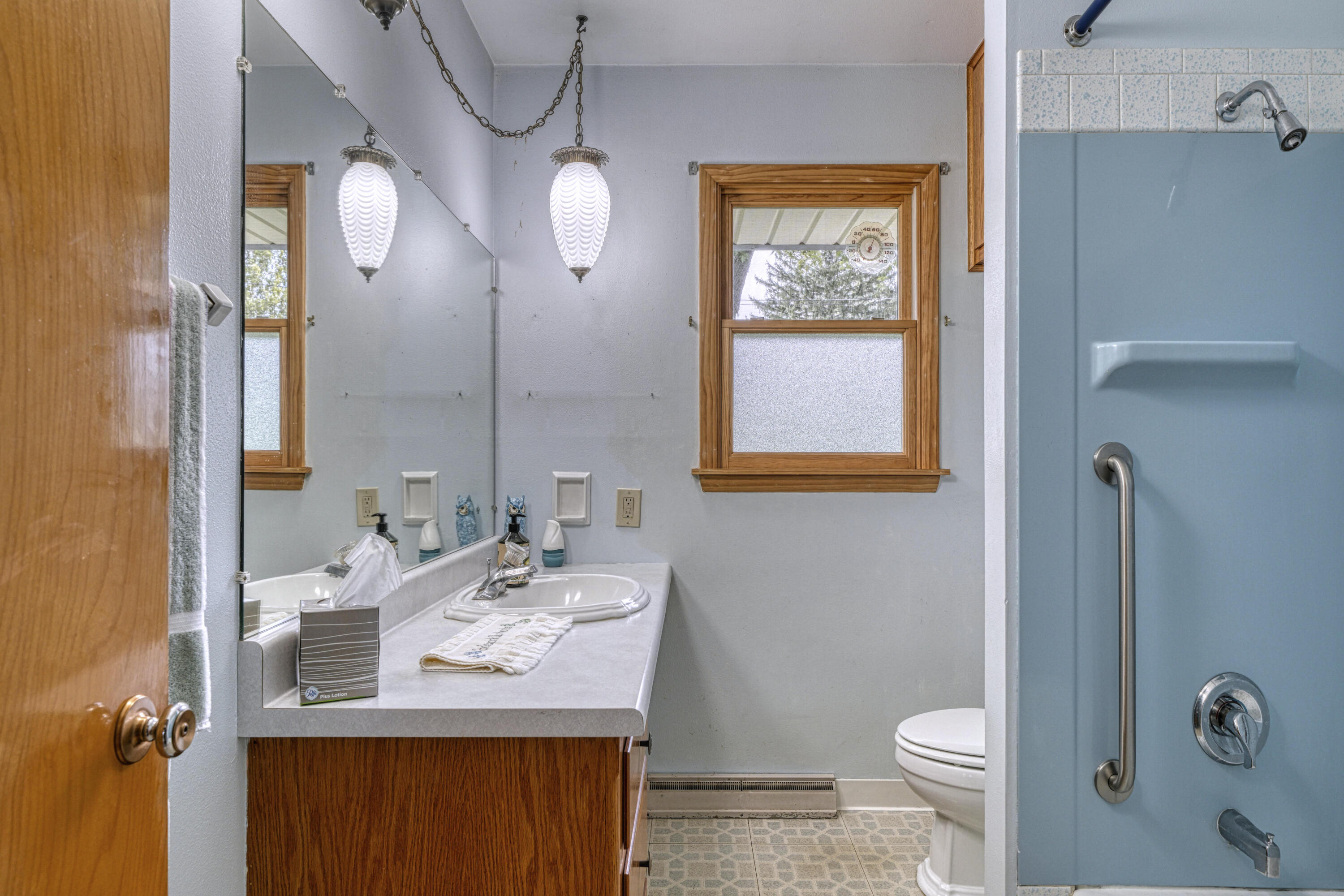 W139N6995 Bay Ridge Lane Menomonee Falls, WI 53051 - Photo 25 of 28 Full Bath