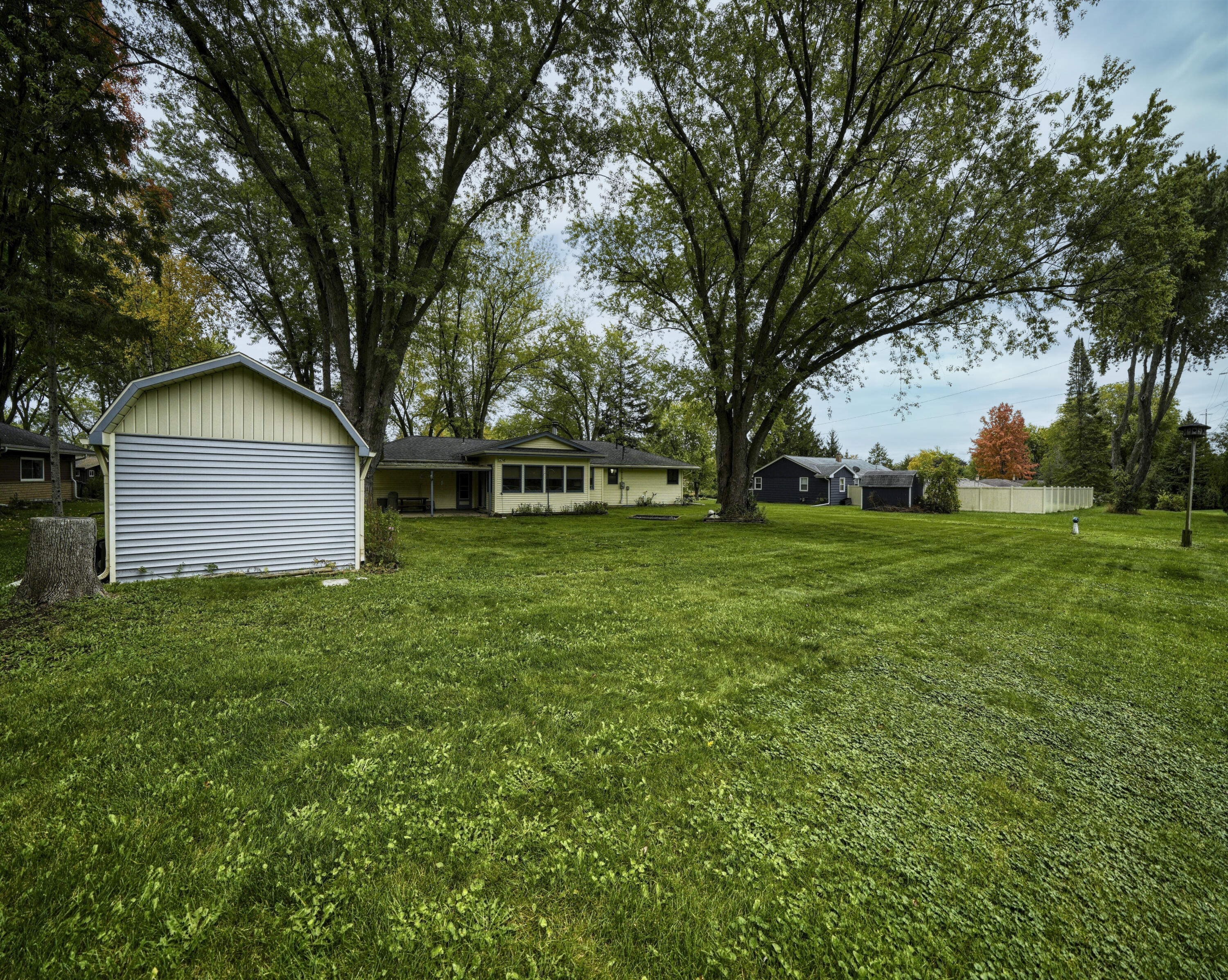 W139N6995 Bay Ridge Lane Menomonee Falls, WI 53051 - Photo 5 of 28 Backyard