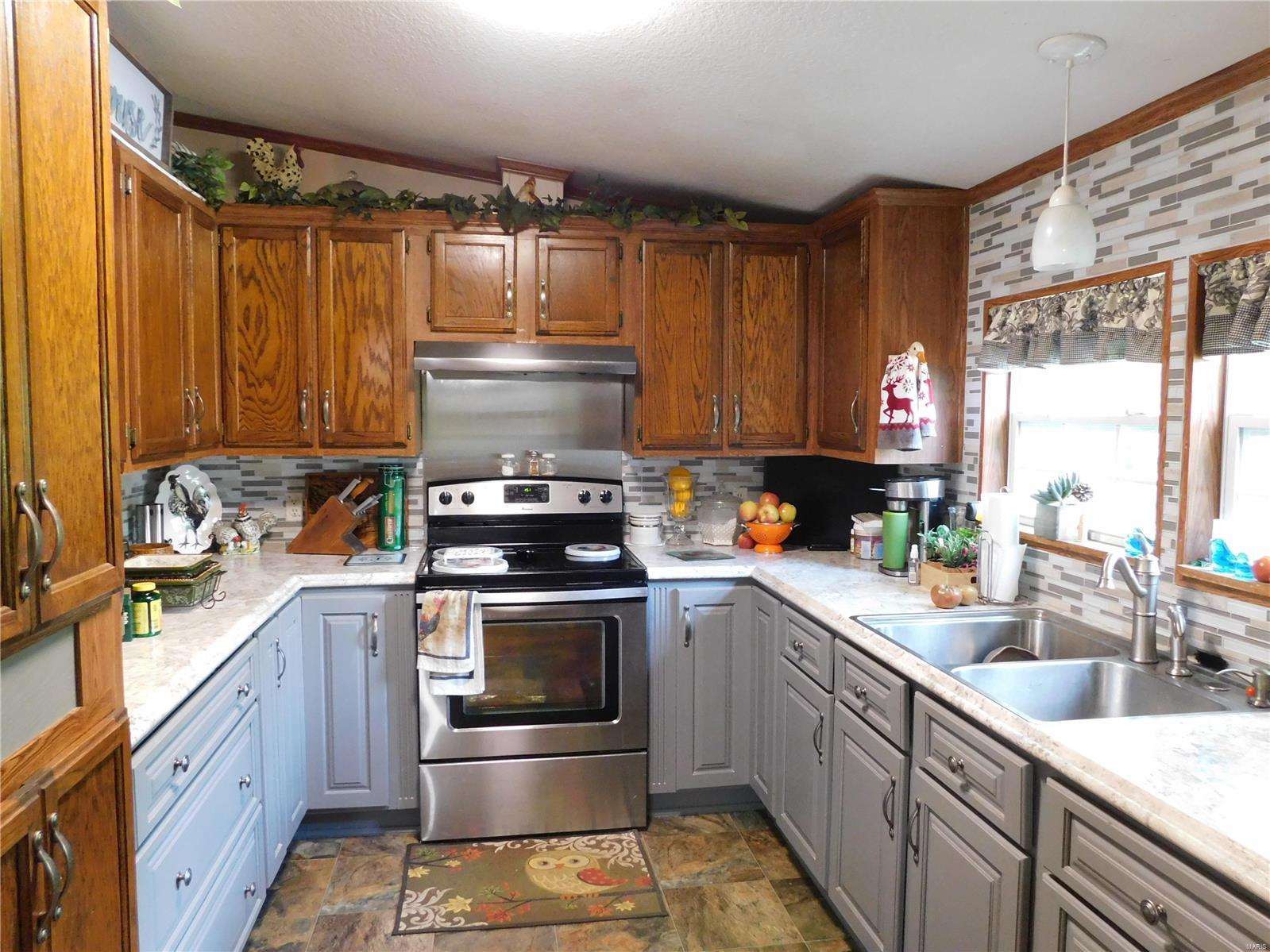 11941 Norman Road Marion, IL 62959 - Photo 6 of 29 Gallery Image 6