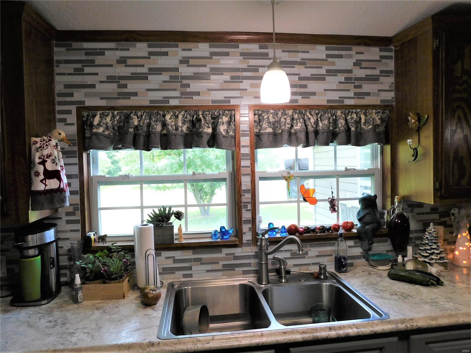 11941 Norman Road Marion, IL 62959 - Photo 7 of 29 Gallery Image 7