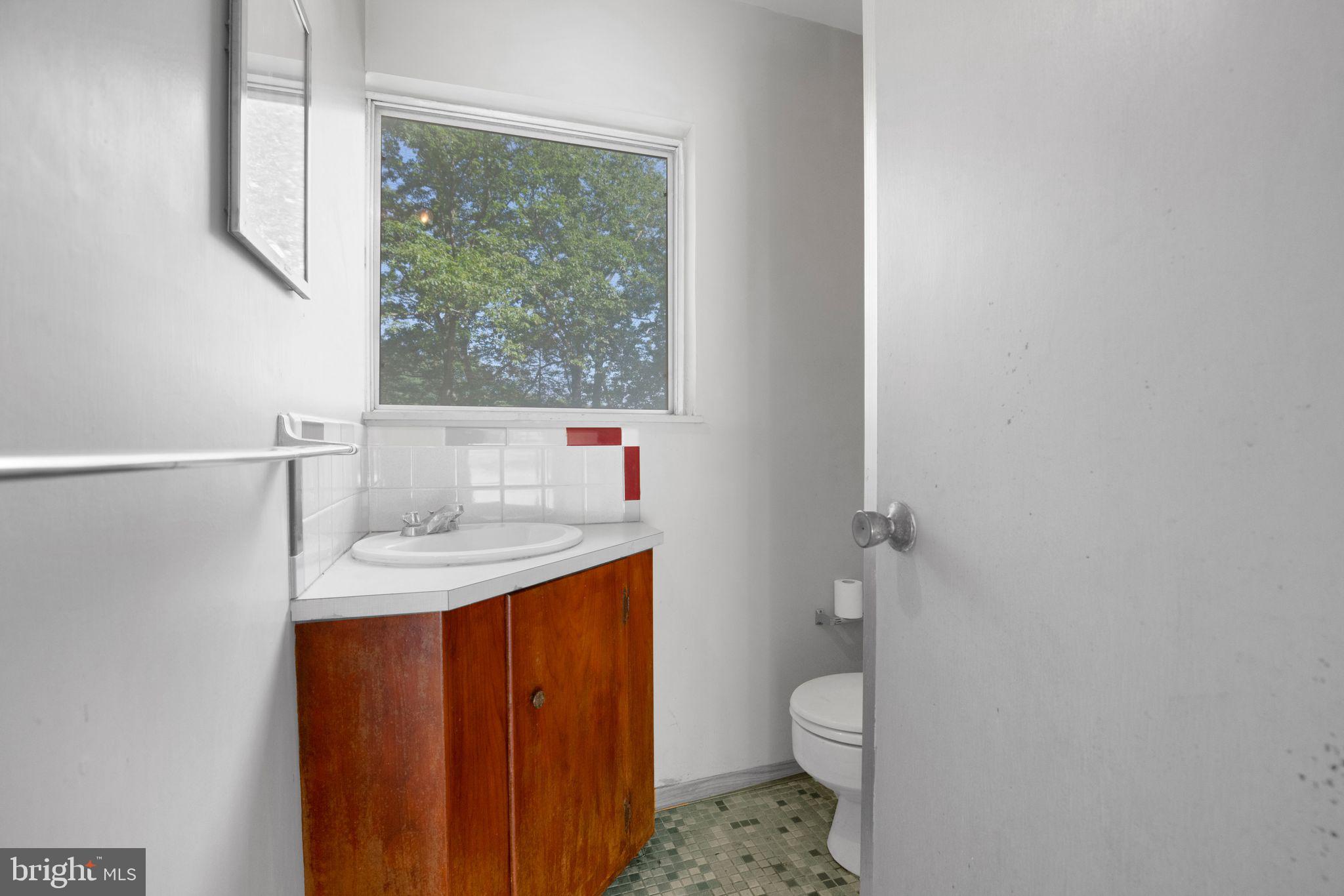45382 Sypher Road California, MD 20619 - Photo 31 of 58 Full bathroom in garage