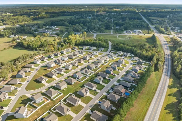 $300,698 | 312 Oliver Way, Baxter, TN 38544