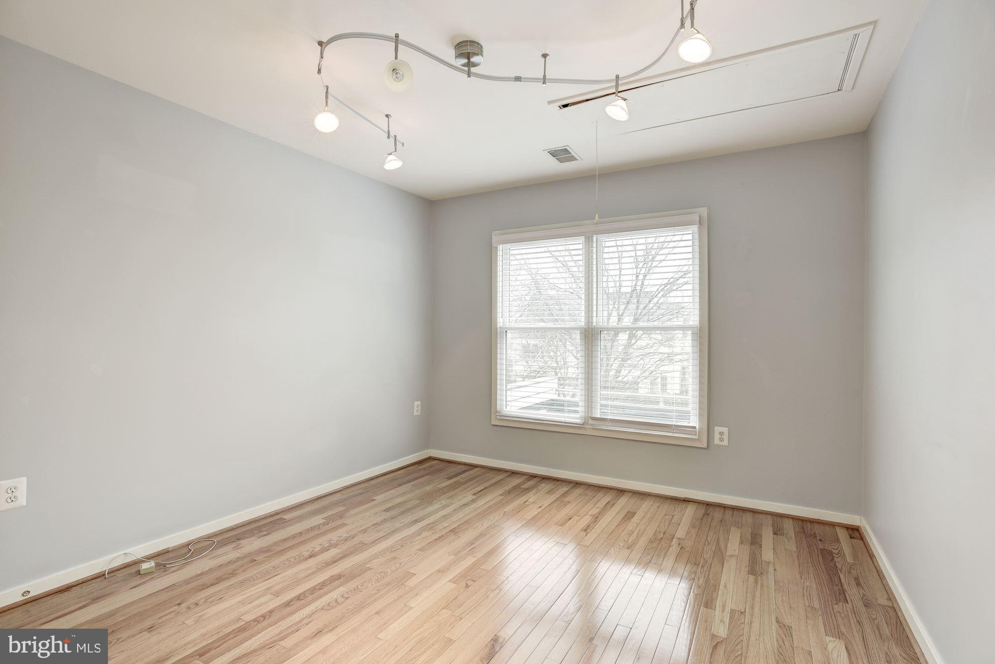 2021 Beacon Place Reston, VA 20191 - Photo 32 of 55