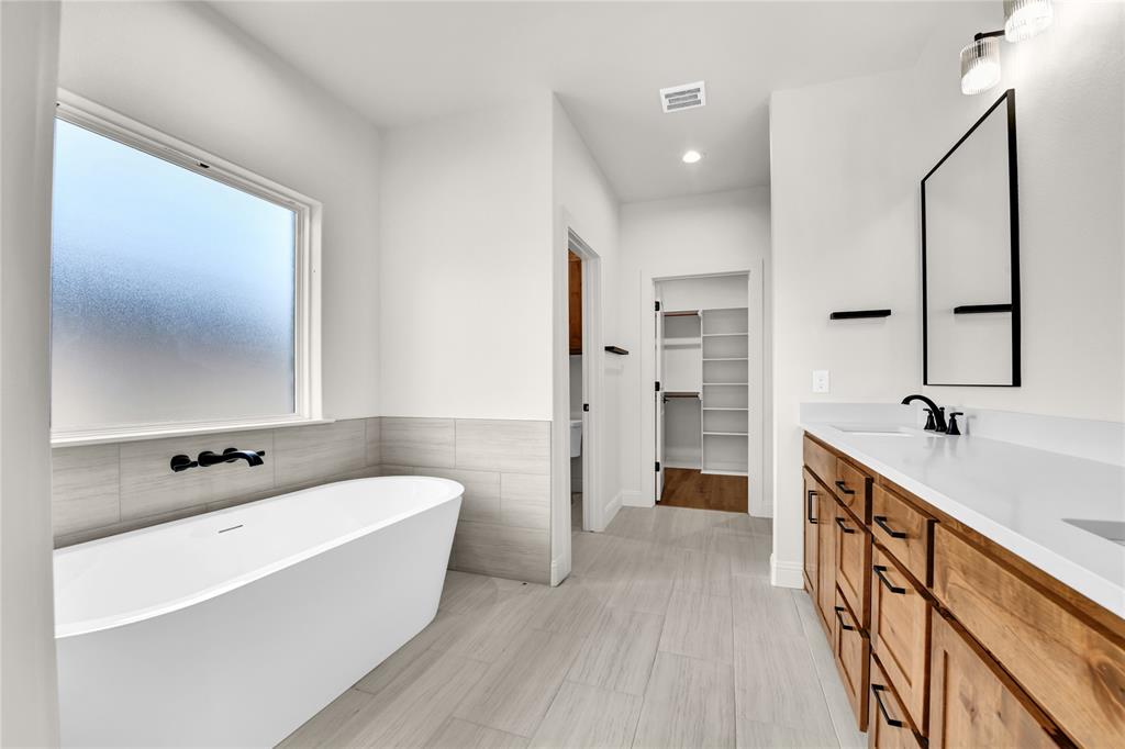 319 Rita Ridge Millsap, TX 76066 - Photo 19 of 34