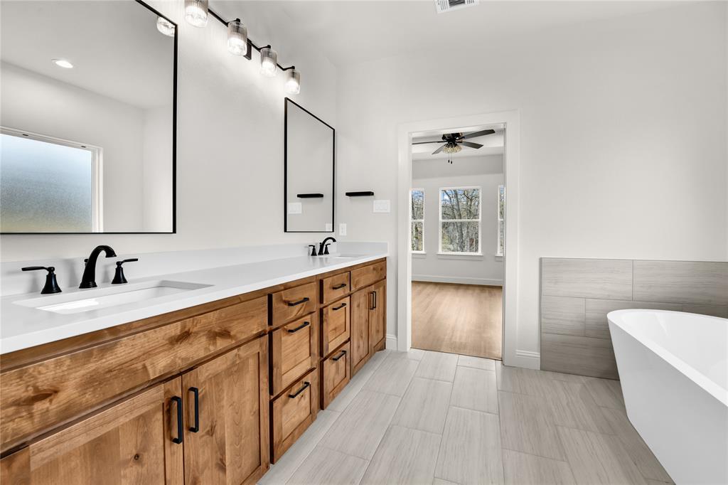 319 Rita Ridge Millsap, TX 76066 - Photo 21 of 34