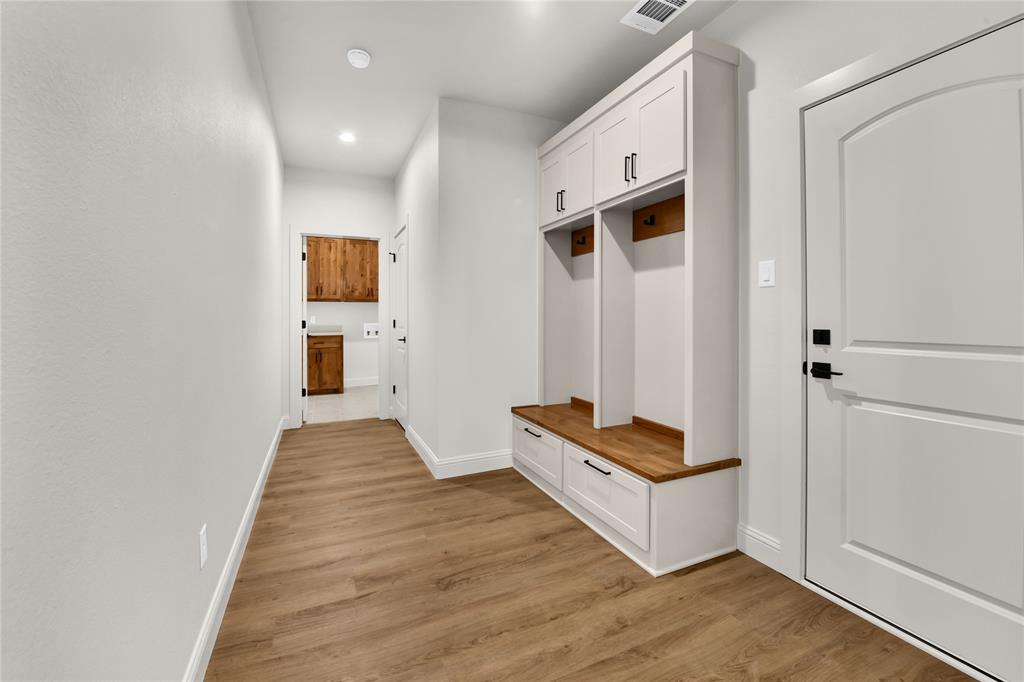 319 Rita Ridge Millsap, TX 76066 - Photo 6 of 34