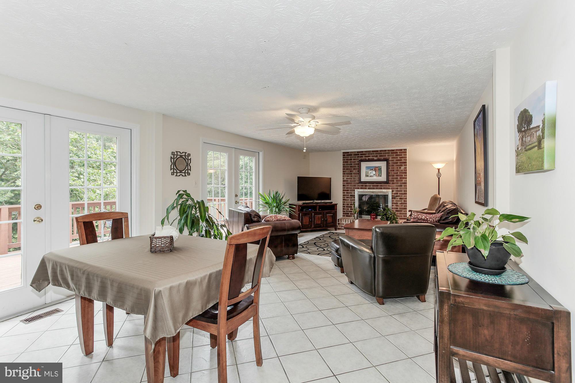 7825 Roundabout Way Springfield, VA 22153 - Photo 2 of 30 Living Room