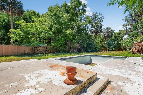 $345,000 | 339 North Clayton Street, Mount Dora, FL 32757