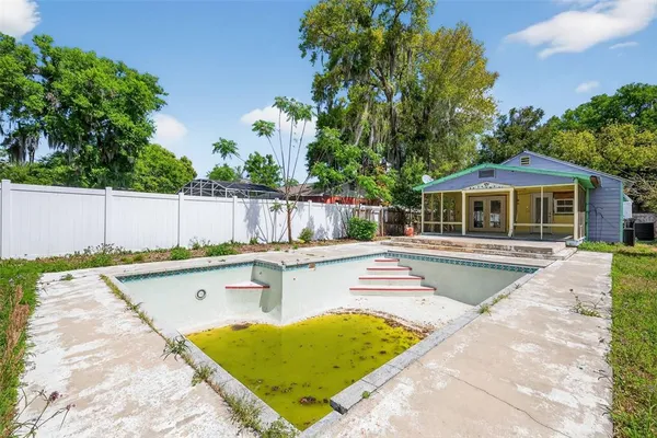 $345,000 | 339 North Clayton Street, Mount Dora, FL 32757