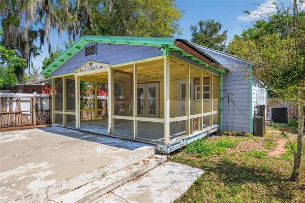 $345,000 | 339 North Clayton Street, Mount Dora, FL 32757