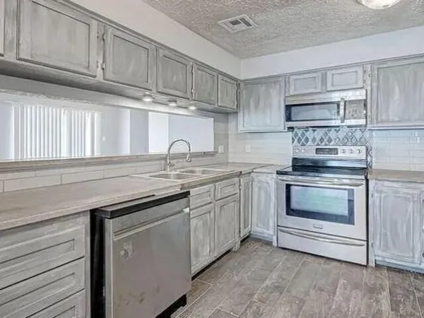 $1,799 | 3610 Vineyard Drive, Houston, TX 77082