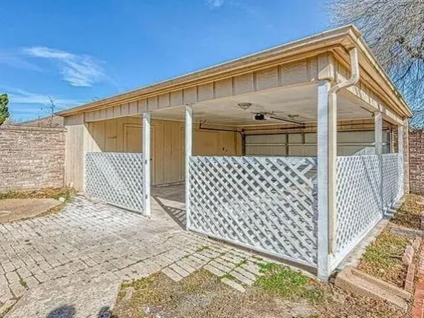 $1,799 | 3610 Vineyard Drive, Houston, TX 77082