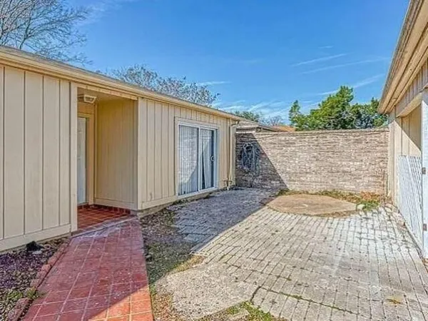 $1,799 | 3610 Vineyard Drive, Houston, TX 77082