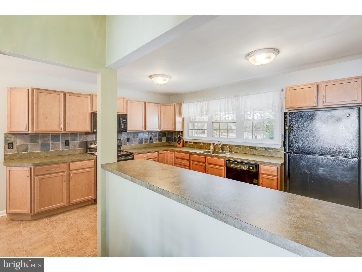 124 Sharrowvale Road Cherry Hill, NJ 08034 - Photo 3 of 25