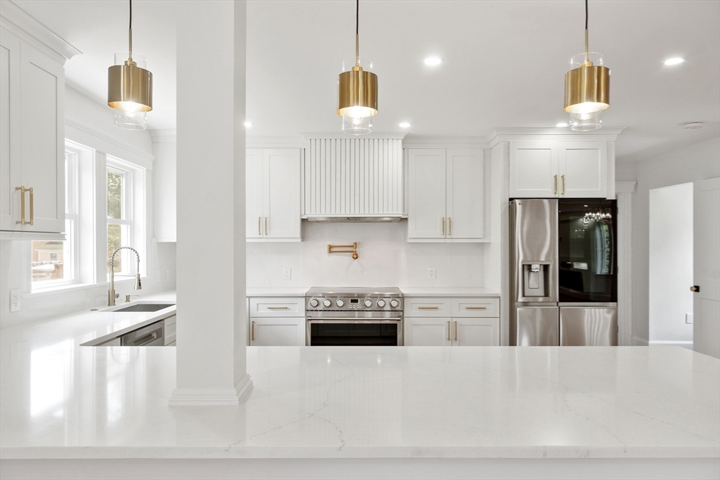 15 Oak Street Danvers, MA 01923 - Photo 7 of 40