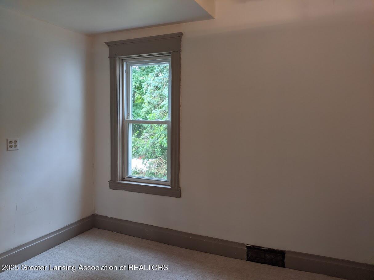 7047 Upton Road Laingsburg, MI 48848 - Photo 12 of 21 PXL_20250903_165842366