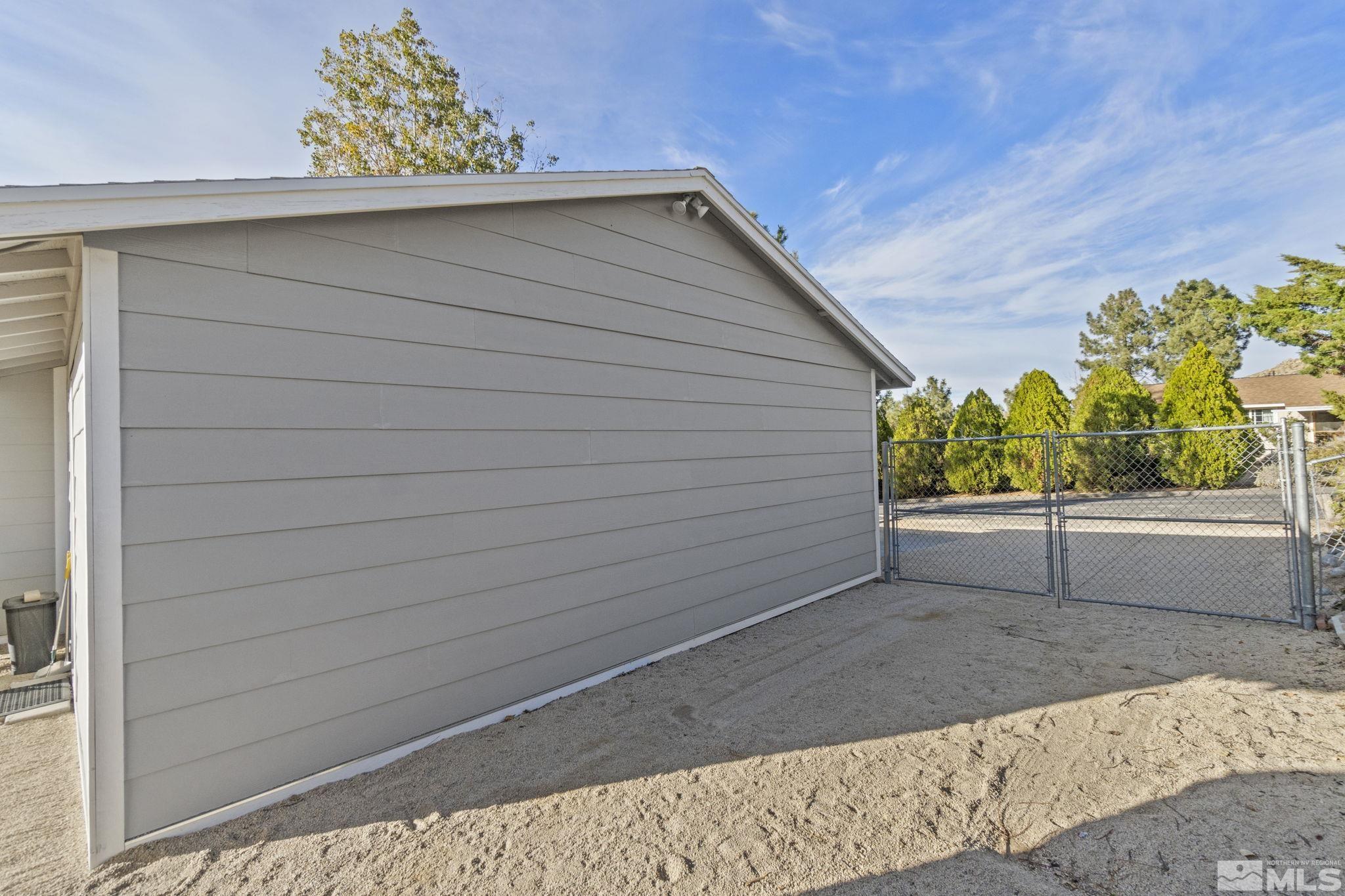 8760 Paloma Way Reno, NV 89506 - Photo 28 of 28 a view of a backyard