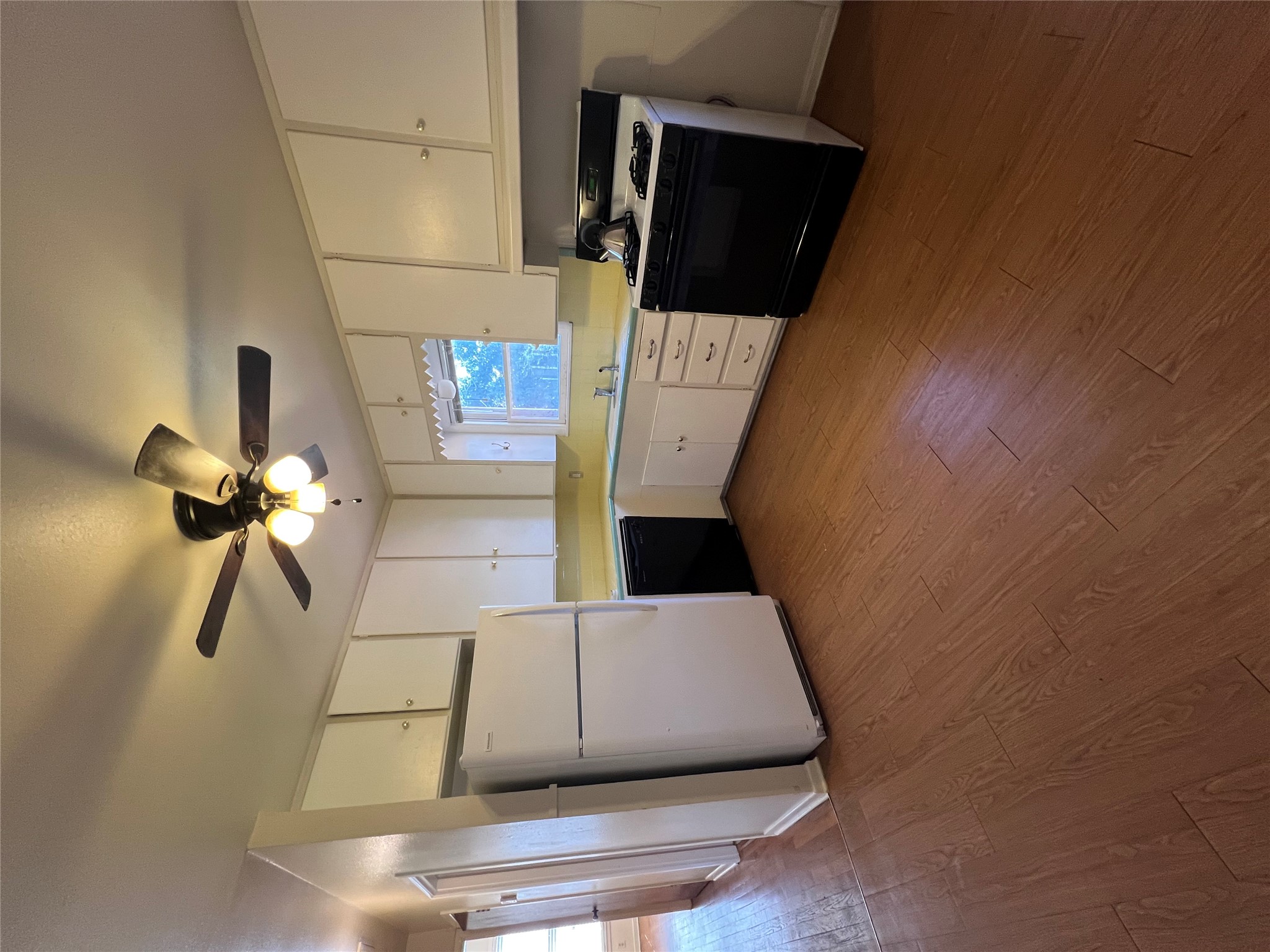 1007 East 38th Street Austin, TX 78705 - Photo 7 of 19