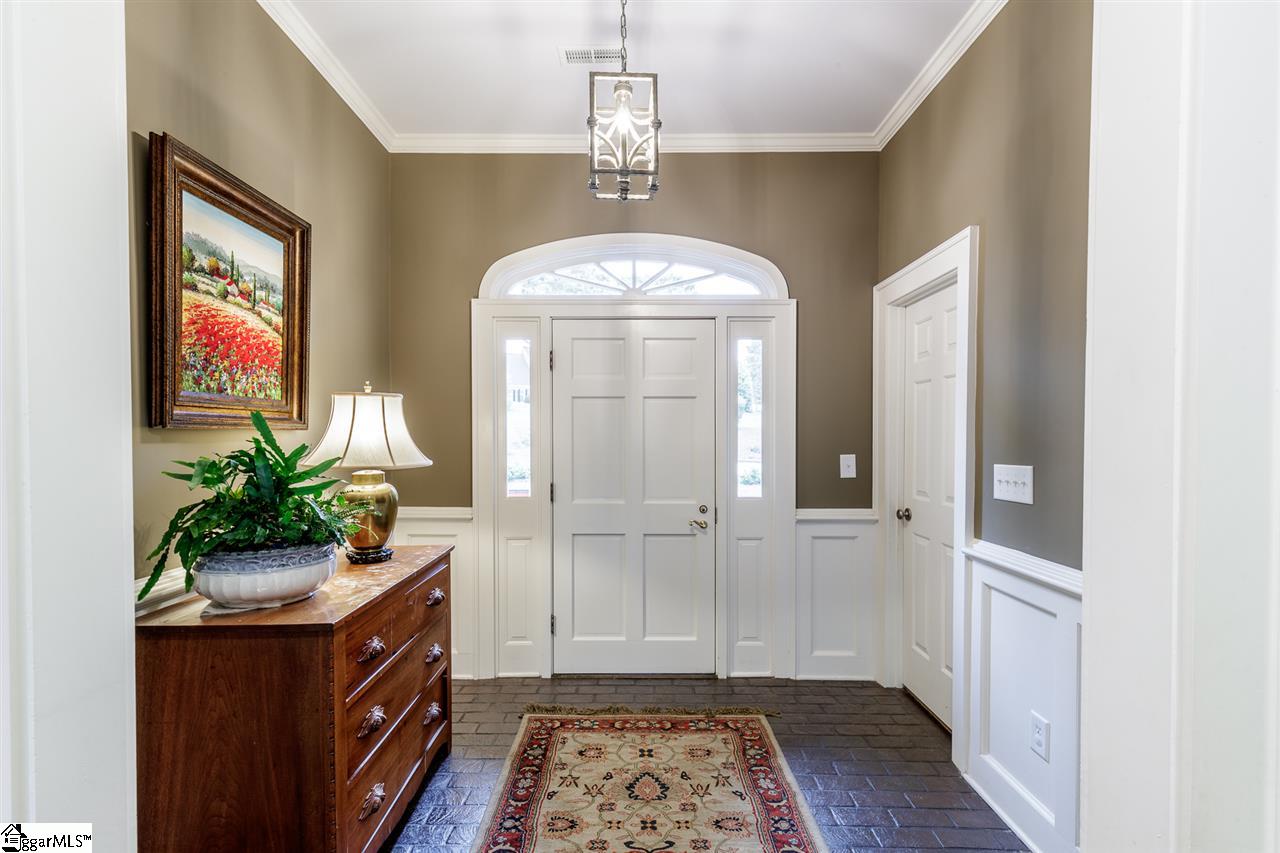 116 Collins Creek Road Greenville, SC 29607 - Photo 4 of 34