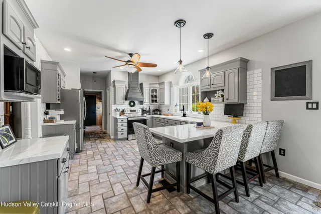 $959,000 | 130 Laurel Lane, Saugerties, NY 12477