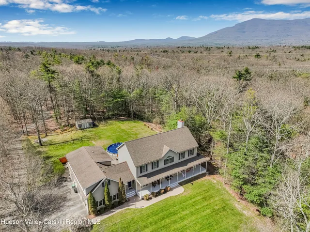 $959,000 | 130 Laurel Lane, Saugerties, NY 12477