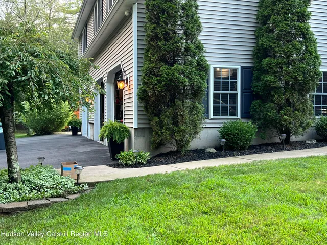 $959,000 | 130 Laurel Lane, Saugerties, NY 12477