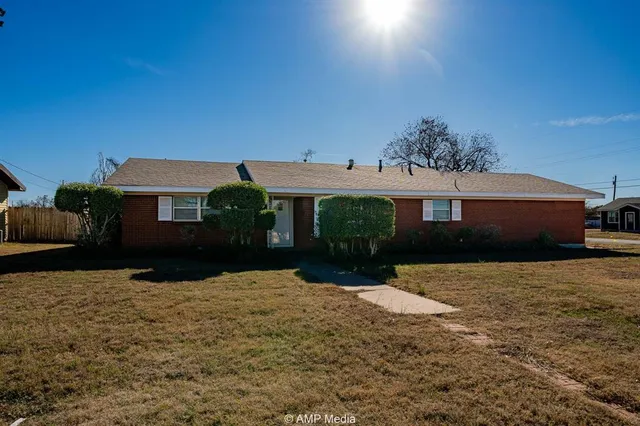 $205,000 | 1631 20th Street, Anson, TX 79501