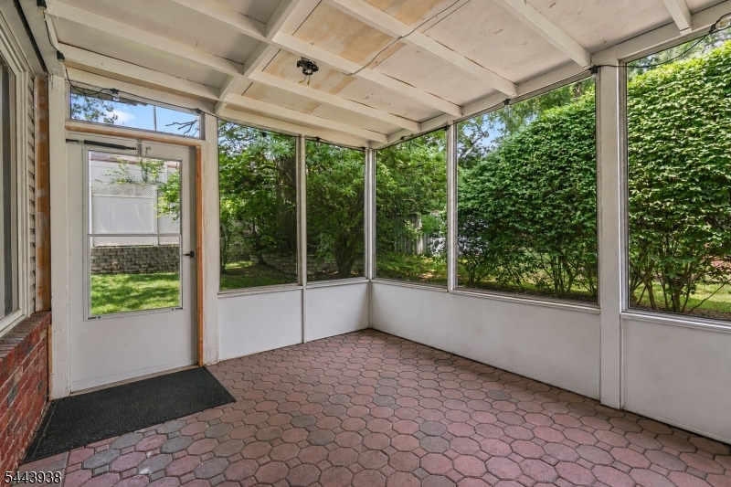 57 Ivanhoe Terrace Bloomfield, NJ 07003 - Photo 25 of 37