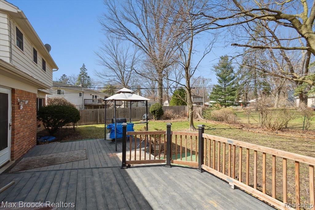 30244 Barwell Road Farmington Hills, MI 48334 - Photo 38 of 44