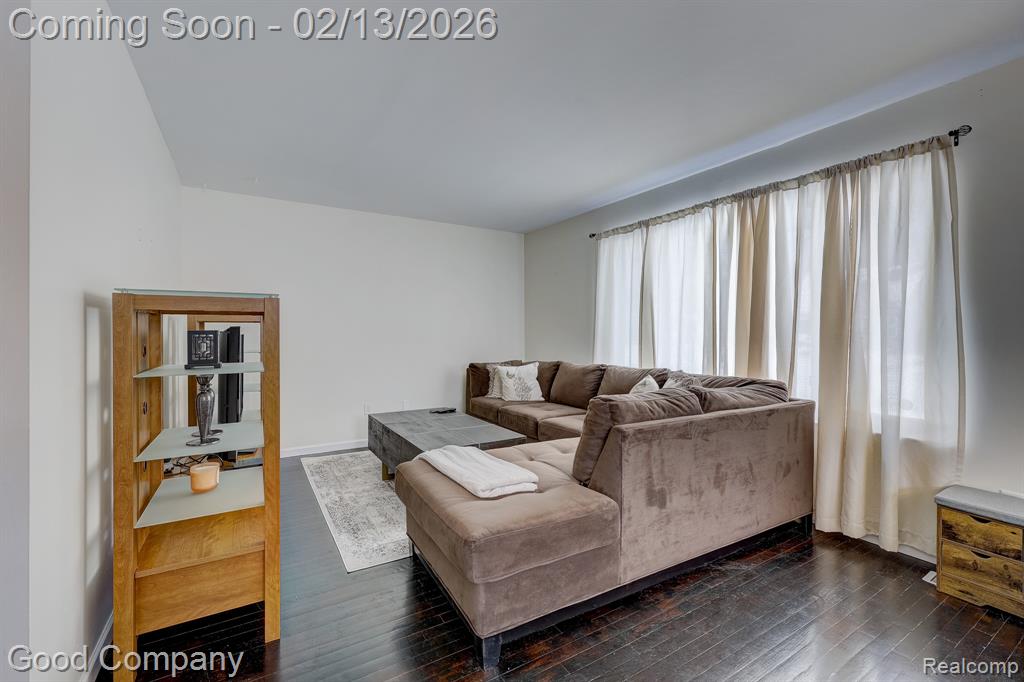 2863 Columbia Road Berkley, MI 48072 - Photo 3 of 34