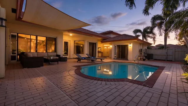 $599,900 | 215 Citrus Trail, Boynton Beach, FL 33436
