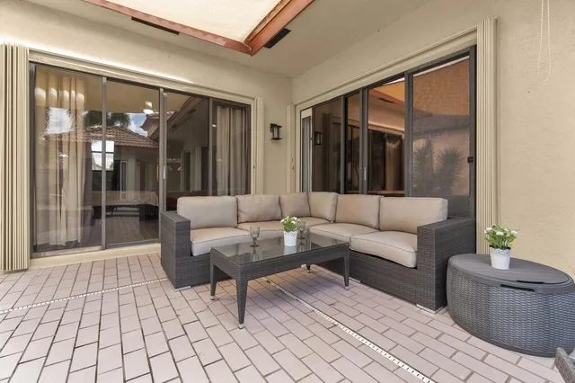 $599,900 | 215 Citrus Trail, Boynton Beach, FL 33436