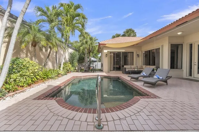 $599,900 | 215 Citrus Trail, Boynton Beach, FL 33436