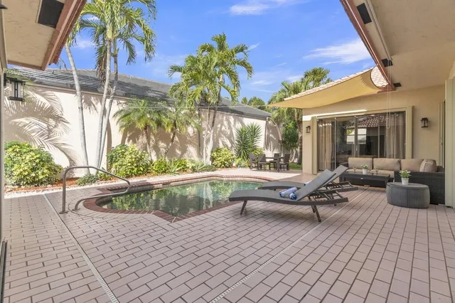 $599,900 | 215 Citrus Trail, Boynton Beach, FL 33436