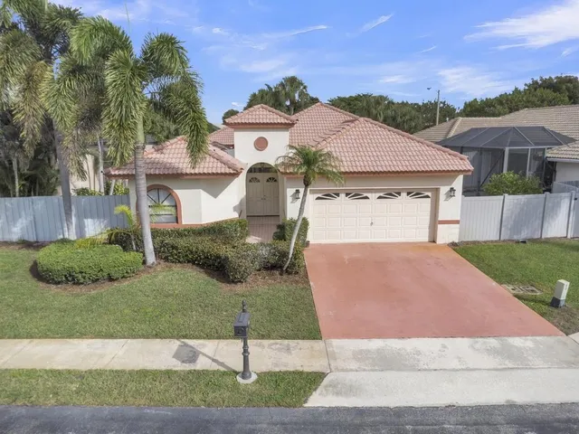 $599,900 | 215 Citrus Trail, Boynton Beach, FL 33436