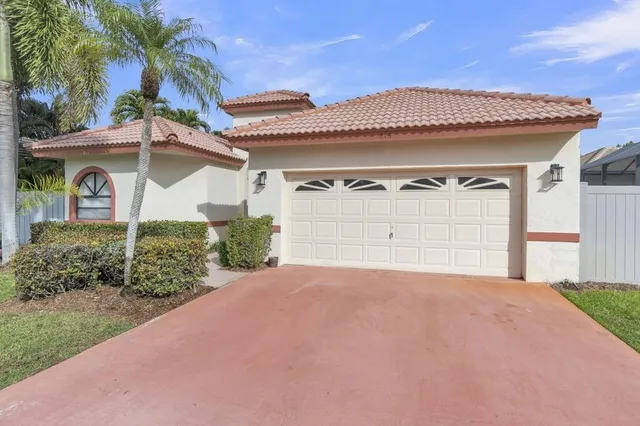 $599,900 | 215 Citrus Trail, Boynton Beach, FL 33436