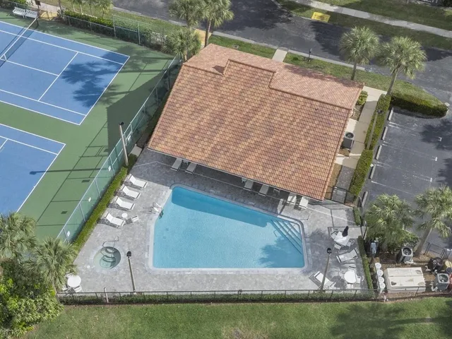 $599,900 | 215 Citrus Trail, Boynton Beach, FL 33436