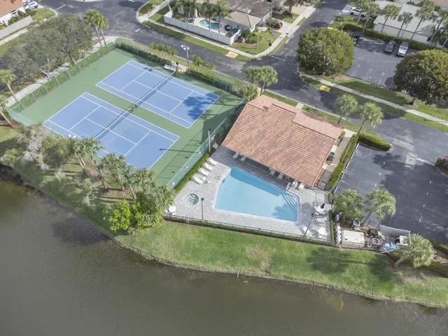 $599,900 | 215 Citrus Trail, Boynton Beach, FL 33436