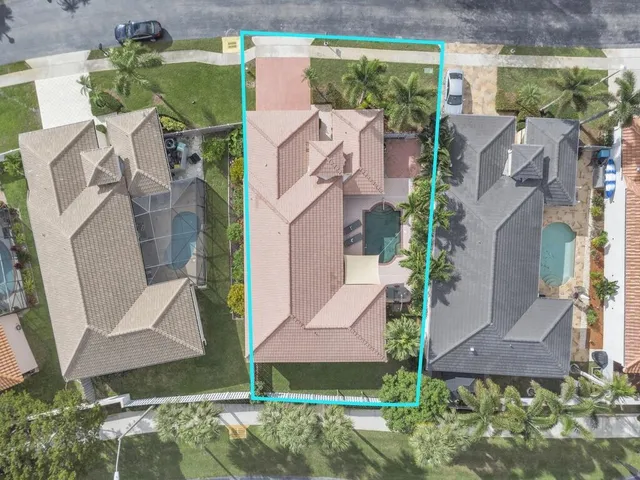 $599,900 | 215 Citrus Trail, Boynton Beach, FL 33436