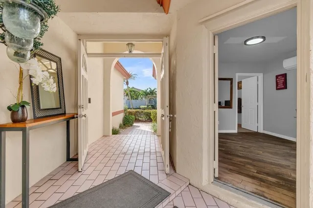 $599,900 | 215 Citrus Trail, Boynton Beach, FL 33436