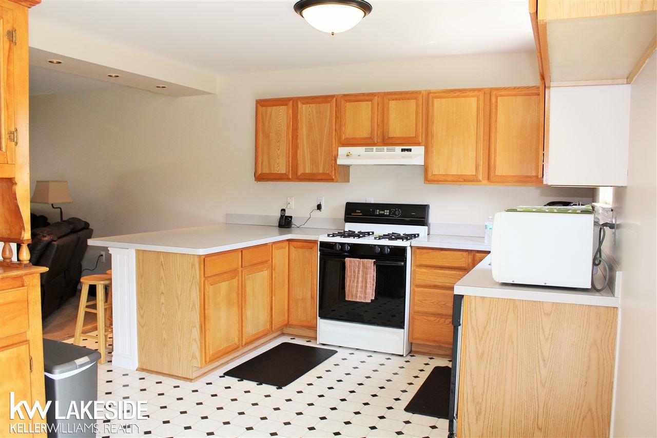 8086 Ritter Street Center Line, MI 48015 - Photo 7 of 31
